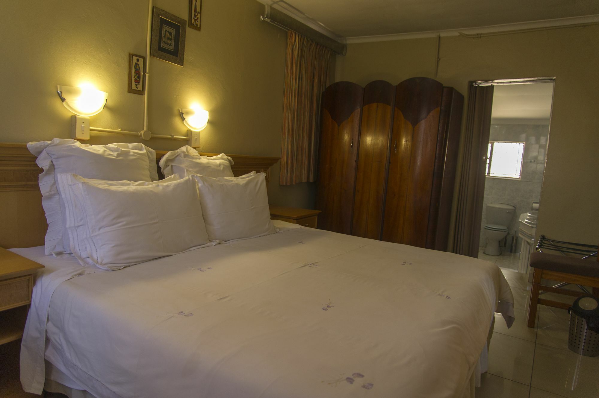 Zizwe Guesthouse Soweto Exterior photo